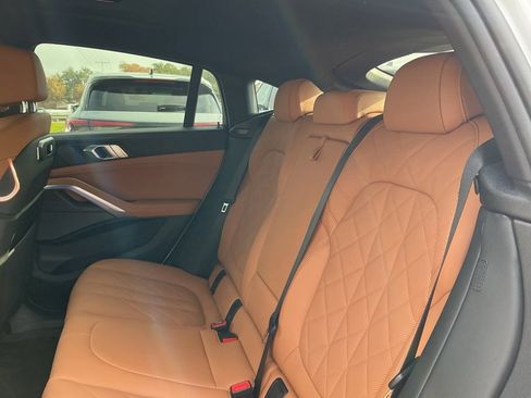Used 2025 BMW X6 xDrive40i w/ Climate Comfort Package image 28