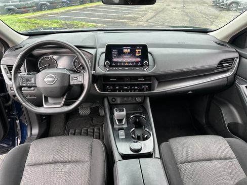 Used 2025 Nissan Rogue SV AWD/4WD image 39