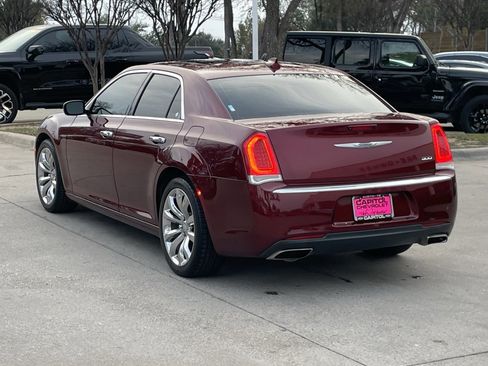 Used 2020 Chrysler 300 Limited image 4