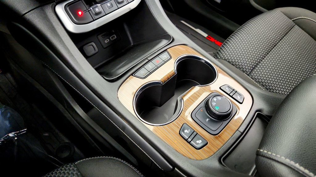 Used 2023 GMC Acadia SLE w/ Driver Convenience Package AWD/4WD image 16