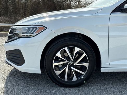 Used 2024 Volkswagen Jetta S image 5