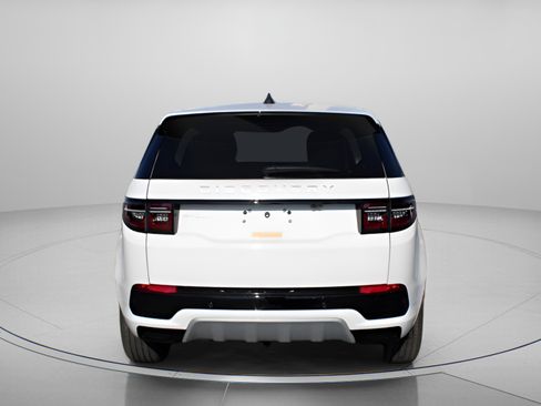 Used 2025 Land Rover Discovery Sport S image 4