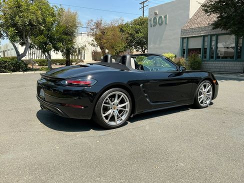 Used 2022 Porsche 718 Boxster image 5