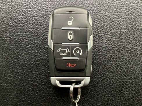 Used 2019 RAM 1500 Laramie AWD/4WD image 19