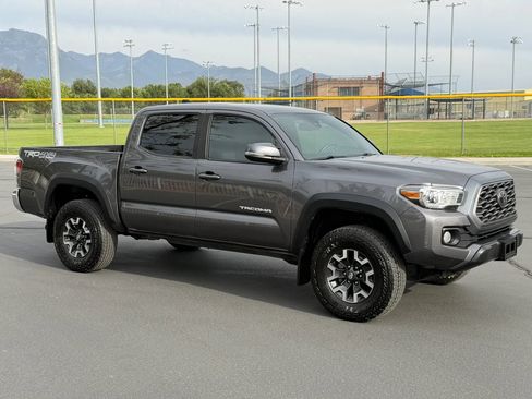 Used 2021 Toyota Tacoma TRD Off-Road w/ Technology Package AWD/4WD image 5
