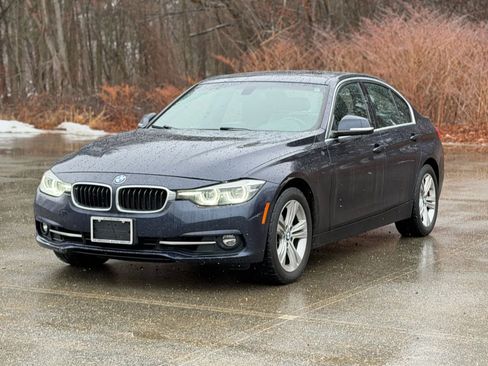 Used 2017 BMW 330i xDrive Sedan image 3