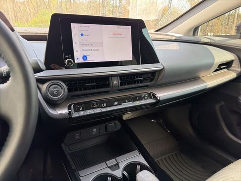 Used 2023 Toyota Prius XLE FWD image 58