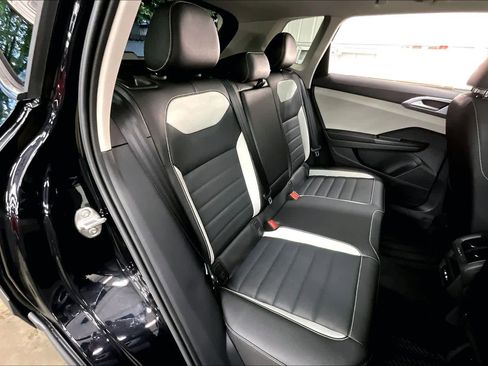New 2026 Volkswagen Taos SEL image 27