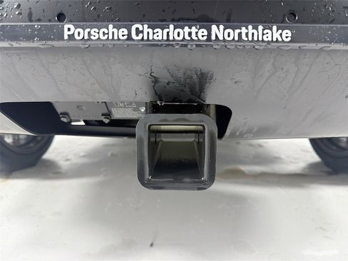 Used 2023 Porsche Macan AWD/4WD image 25