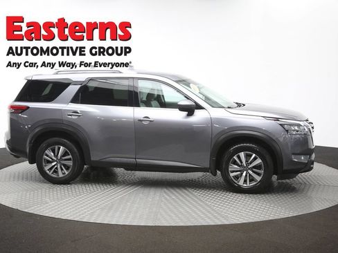Used 2023 Nissan Pathfinder SL AWD/4WD image 46