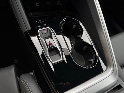 New 2025 Audi Q5 2.0T Premium Plus image 17