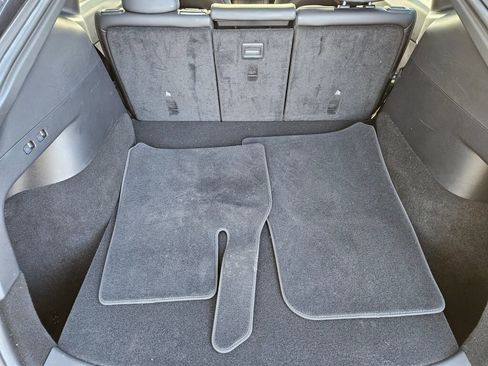 Used 2021 Tesla Model Y Long Range image 6