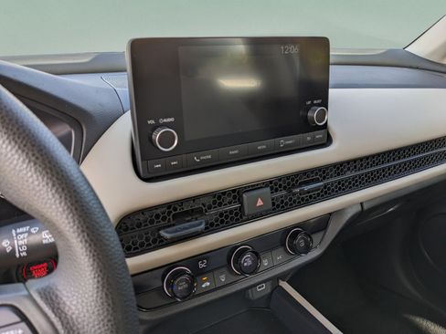 Used 2023 Honda HR-V LX image 26