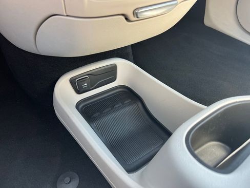 Used 2023 Chrysler Pacifica Touring-L FWD image 33