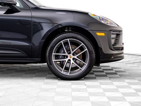 Certified 2025 Porsche Macan image 36