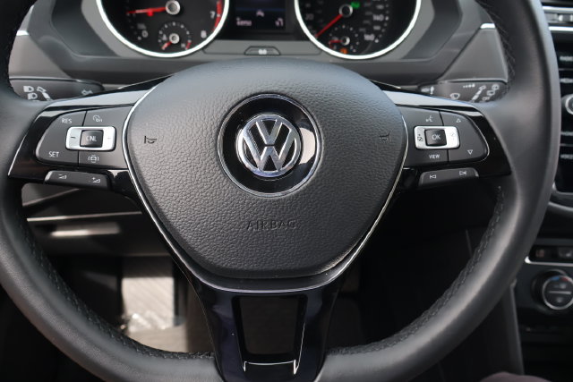 Certified 2020 Volkswagen Tiguan SE w/ Panoramic Sunroof Package AWD/4WD image 22