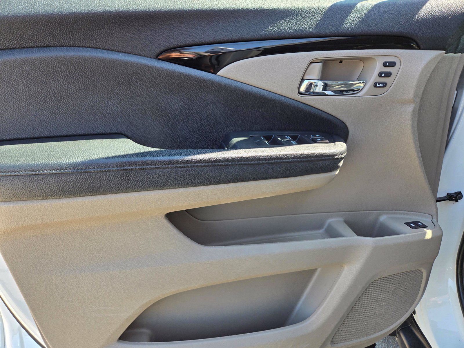 Used 2019 Honda Pilot Touring image 16