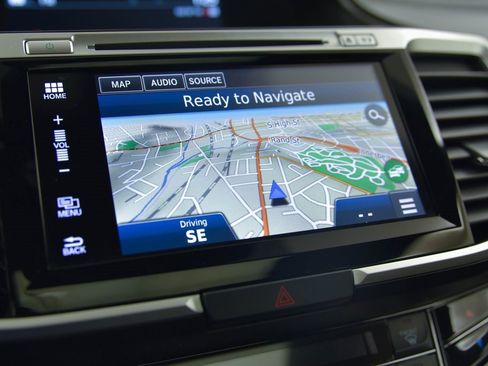 Used 2017 Honda Accord Touring image 21