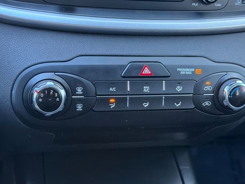 Used 2017 Kia Sorento AWD image 17