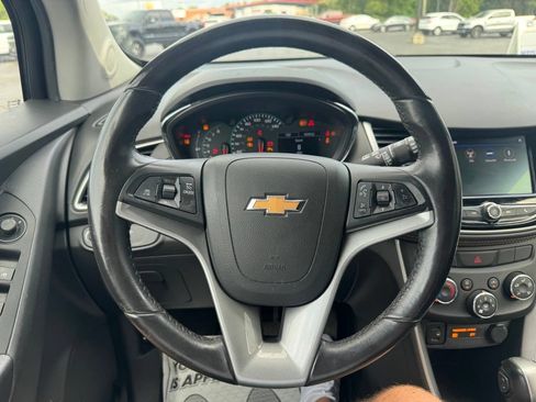 Used 2022 Chevrolet Trax LT w/ Driver Confidence Package AWD/4WD image 15