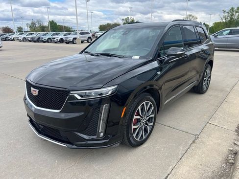 Used 2025 Cadillac XT6 Sport w/ Platinum Package AWD/4WD image 4