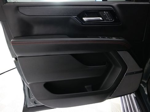 Used 2025 GMC Yukon AT4 Ultimate w/ LPO, Floor Liner Package AWD/4WD image 17