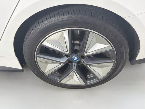 Used 2022 BMW i4 eDrive40 w/ Premium Package RWD image 11