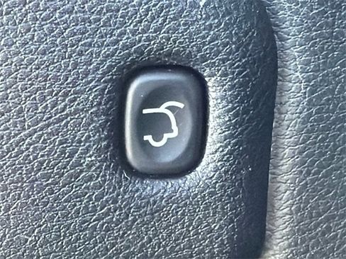 Used 2019 Jeep Grand Cherokee Laredo image 19