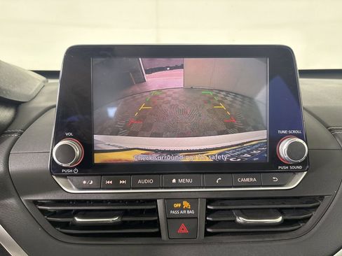 Used 2022 Nissan Altima 2.5 SV w/ SV Premium Package image 18