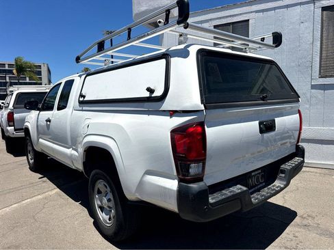 Used 2022 Toyota Tacoma SR RWD image 3