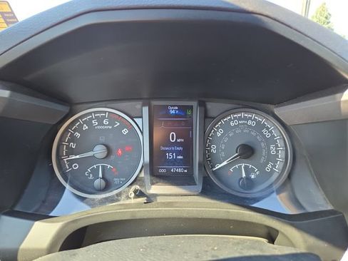 Used 2020 Toyota Tacoma TRD Off-Road AWD/4WD image 19