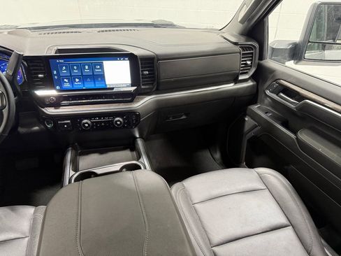 Used 2025 Chevrolet Silverado 2500 LTZ w/ LTZ Convenience Package image 41