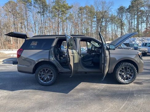 New 2026 Ford Expedition Platinum w/ Stealth Appearance Package image 29