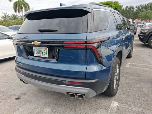 Used 2025 Chevrolet Traverse LT FWD image 7