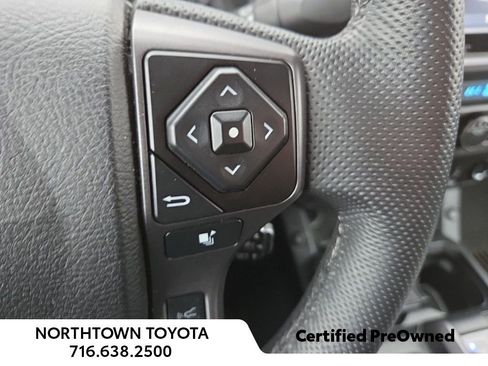 Used 2022 Toyota Tacoma TRD Sport image 14