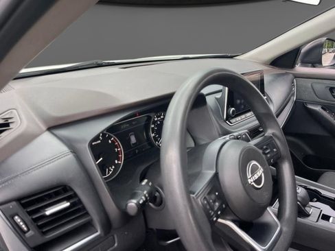 Used 2023 Nissan Rogue S AWD/4WD image 9