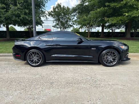 Used 2017 Ford Mustang GT Premium w/ Equipment Group 401A RWD image 2