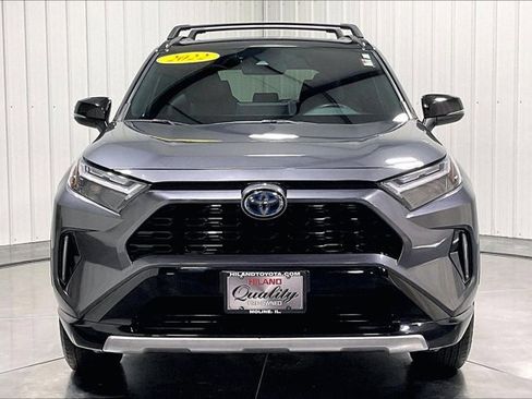 Used 2022 Toyota RAV4 XSE AWD/4WD image 2