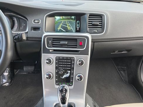 Used 2017 Volvo S60 T5 Inscription Platinum image 48