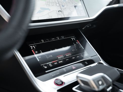 Certified 2025 Audi RS 6 performance AWD/4WD image 18