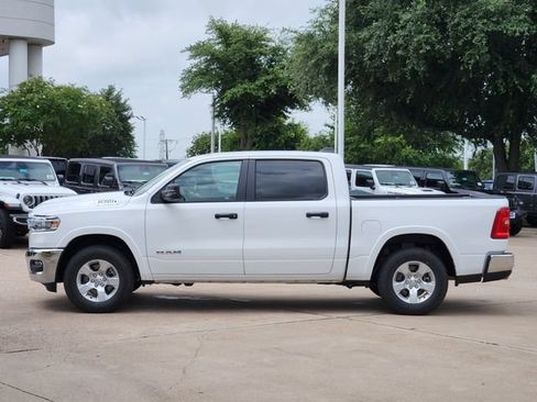 Used 2025 RAM 1500 Big Horn AWD/4WD image 4