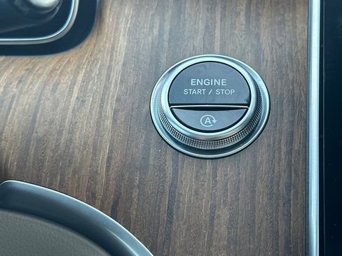 Used 2023 Mercedes-Benz C 300 Sedan image 20