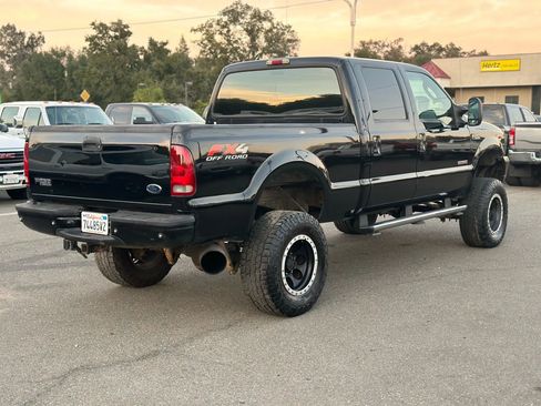 Used 2004 Ford F250 XLT image 4
