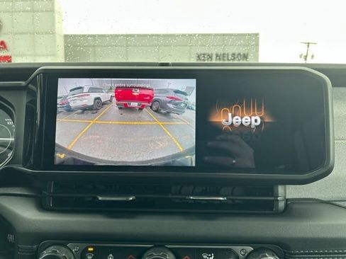 Used 2025 Jeep Wrangler Unlimited Sahara image 45