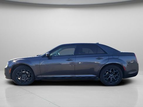 Used 2020 Chrysler 300 Touring w/ Sport Appearance Package AWD/4WD image 20