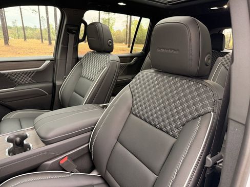 New 2026 GMC Acadia Denali w/ Super Cruise Package FWD image 16