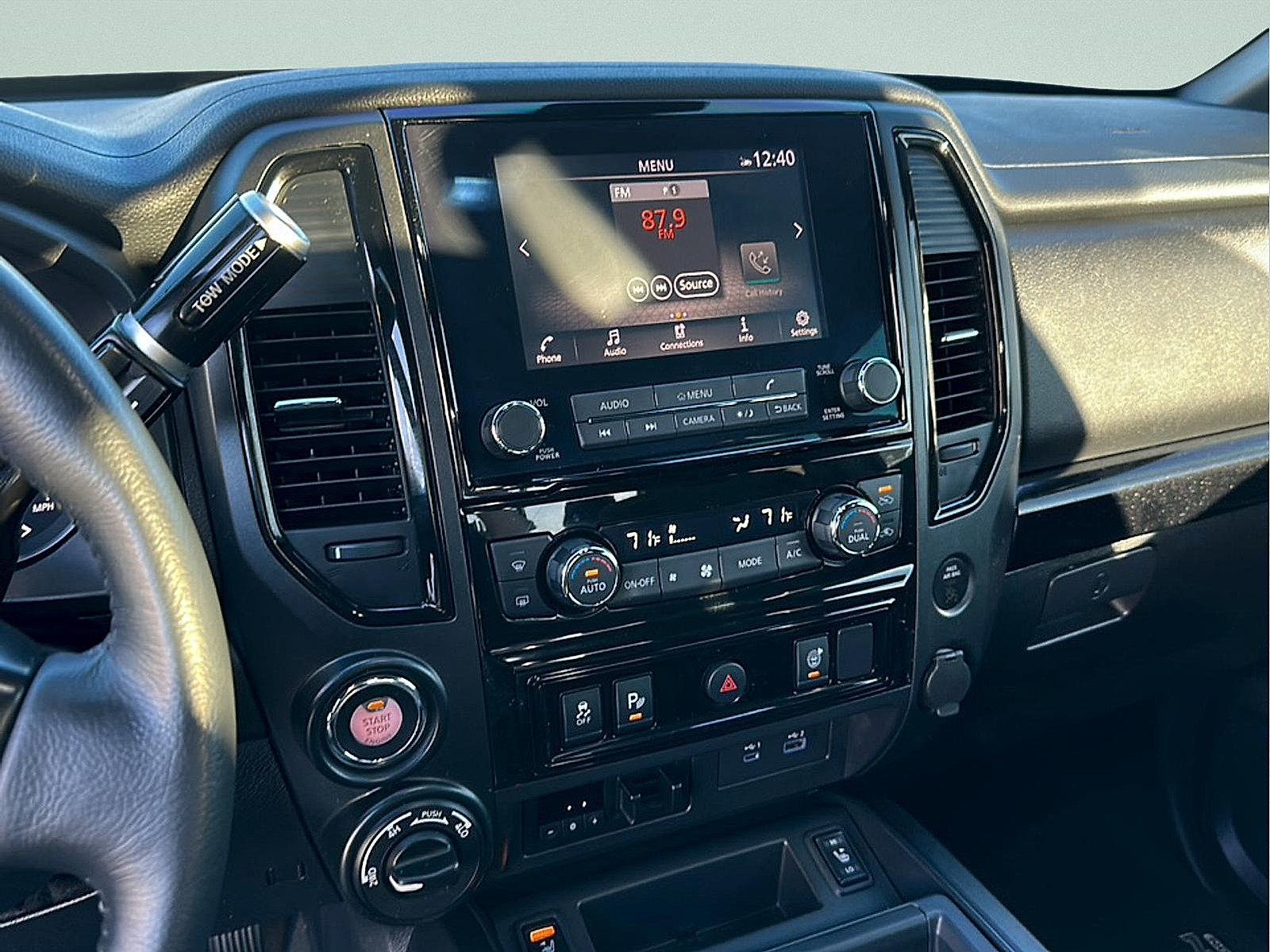 Used 2023 Nissan Titan SV w/ SV Convenience Package AWD/4WD image 17