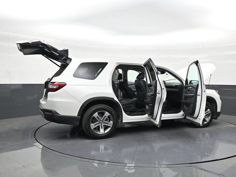 Used 2025 Honda Pilot EX-L image 28