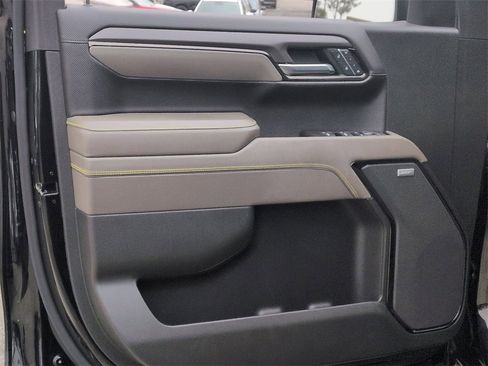 Used 2025 Chevrolet Silverado 1500 ZR2 w/ Technology Package image 17