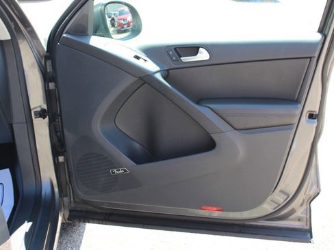 Used 2014 Volkswagen Tiguan SEL image 15